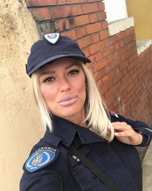 SERBIAN-BUSTY-POLICE-OFFICSERBIAN-BUSTY-POLICE-OFFICERER-3737vj3hsj.jpg