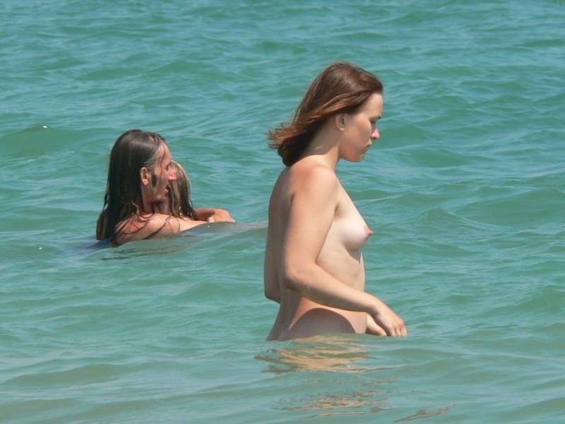 Nude Beach Girls2726r3hrhk.jpg