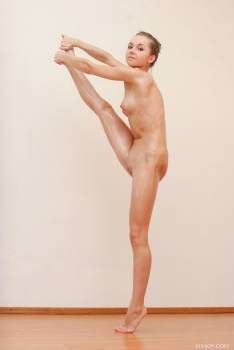 Ladislava - Naked Ballet (4000px) x 68-g72ncqcuhd.jpg