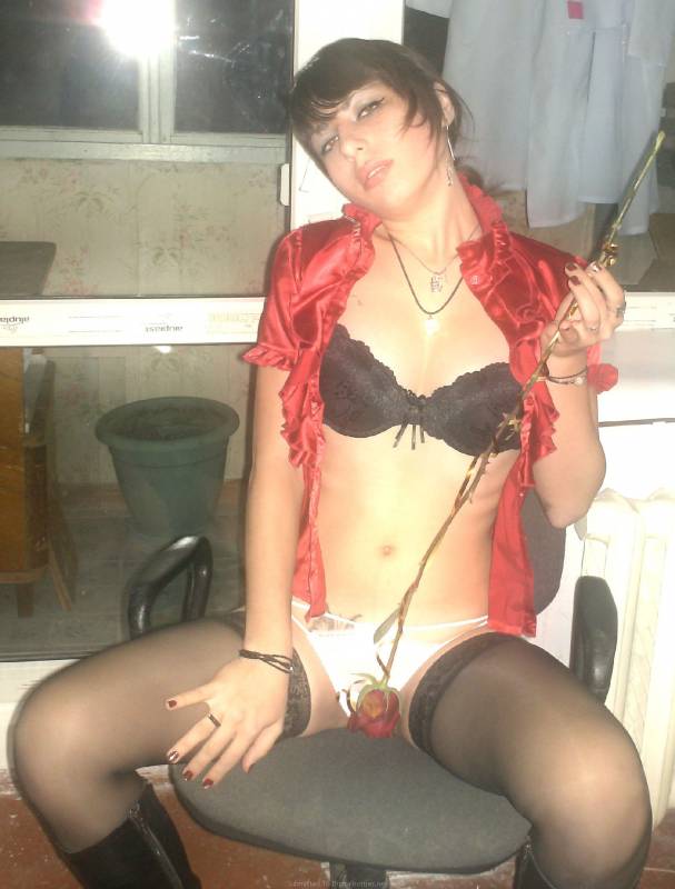 sexy-amateur-girlfriends-drunk-at-home-m72r3j3or2.jpg