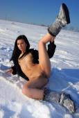 Katie Oliver - Snow field - Watch4Beauty -17qehfo3o1.jpg