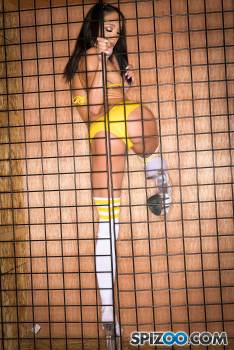 Alexis Tae - Young Ebony Gets Caged (2200px) x 266q73puat4ng.jpg