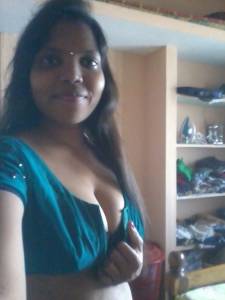 Amateur-Indian-Girlfriend-Exposed-Amakhati-x13-375h150b36.jpg