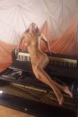  Corinna B - Pianist-a750q30x4h.jpg