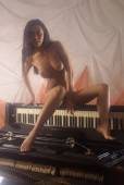  Corinna B - Pianist-e750q2ta42.jpg