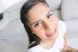 Katya-Rodriguez-Sucking-For-The-Selfie-174x--d75mdx1bty.jpg