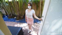 Eliza-Eves-Quarantined-In-College-217x--275vgvuwt3.jpg