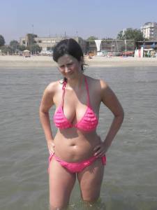 Topless Amateur Beach Doll [x53]-n766vdukbr.jpg