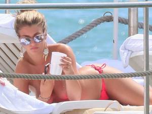 Amy Willerton â€“ Topless Bikini Candids in Cannes (NSFW)-g77nkwomt7.jpg