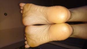 Amateur Wife Footjob Feet Husband[x42]-577w66xfqs.jpg
