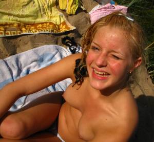 Teens breasts panties holiday public beach room x56l77xvghtnl.jpg