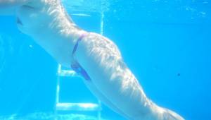 Swimming Naked With Mom - amateur-u77xvnpegh.jpg
