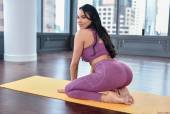 Anissa-Kate-My-Stretching-Session--c7l6t84oei.jpg