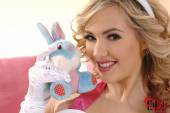 Sophia Knight - Easter Bunny Gets Buzzy ! - D Network 2013-04-01-w78jobqj3q.jpg