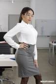 Aaliyah Hadid - Secretary Side Job -s7kf0ls1qj.jpg
