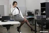 Aaliyah Hadid - Secretary Side Job -07kf0mc6aj.jpg