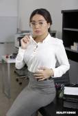 Aaliyah Hadid - Secretary Side Job -37kf0m2tce.jpg