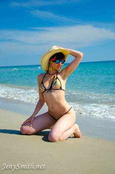 Jeny-First-Day-On-The-Beach-%284928px%29-x-20-r799ovnusi.jpg